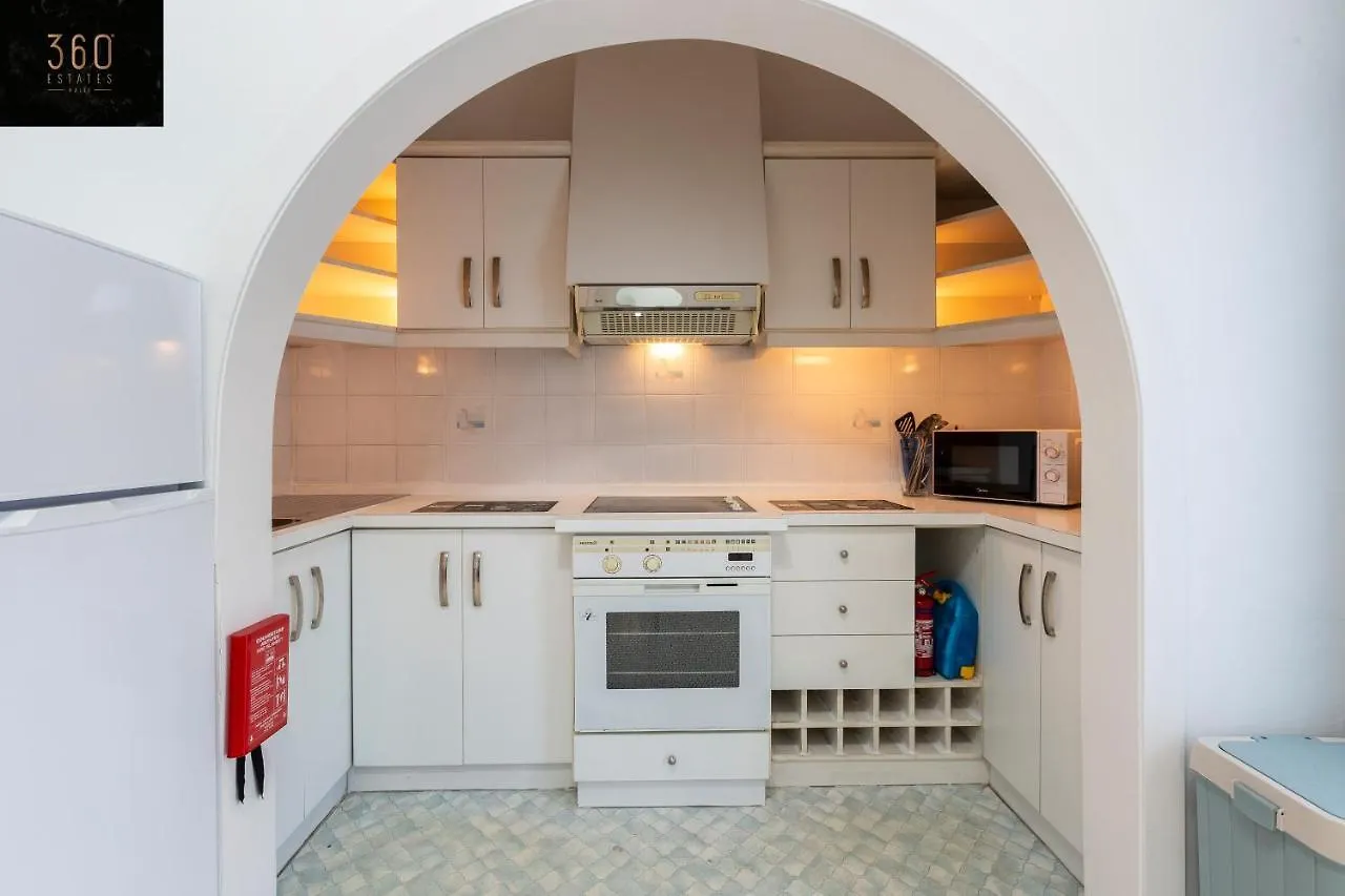 A Comfy Seafront 1Br Apt, In Tower Road In Sliema By 360 Estates