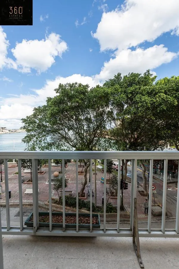 A Comfy Seafront 1Br Apt, In Tower Road In Sliema By 360 Estates